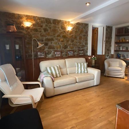 Villa Paraes Nava Bagian luar foto