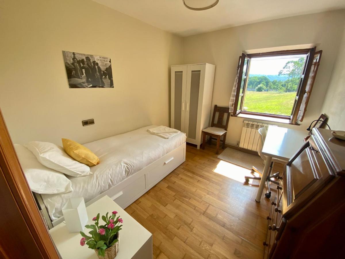 Villa Paraes Nava Bagian luar foto