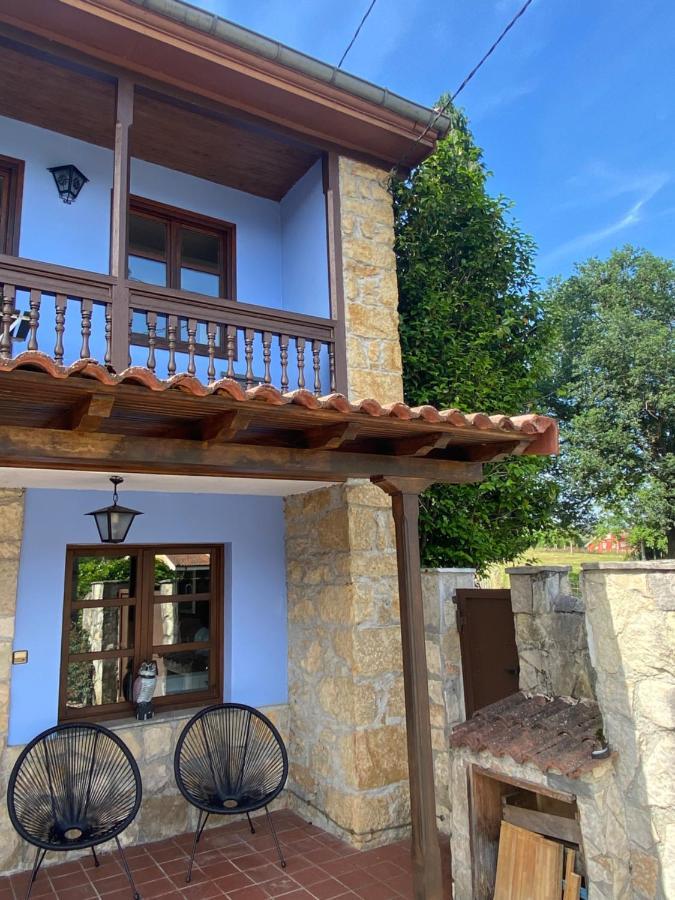 Villa Paraes Nava Bagian luar foto