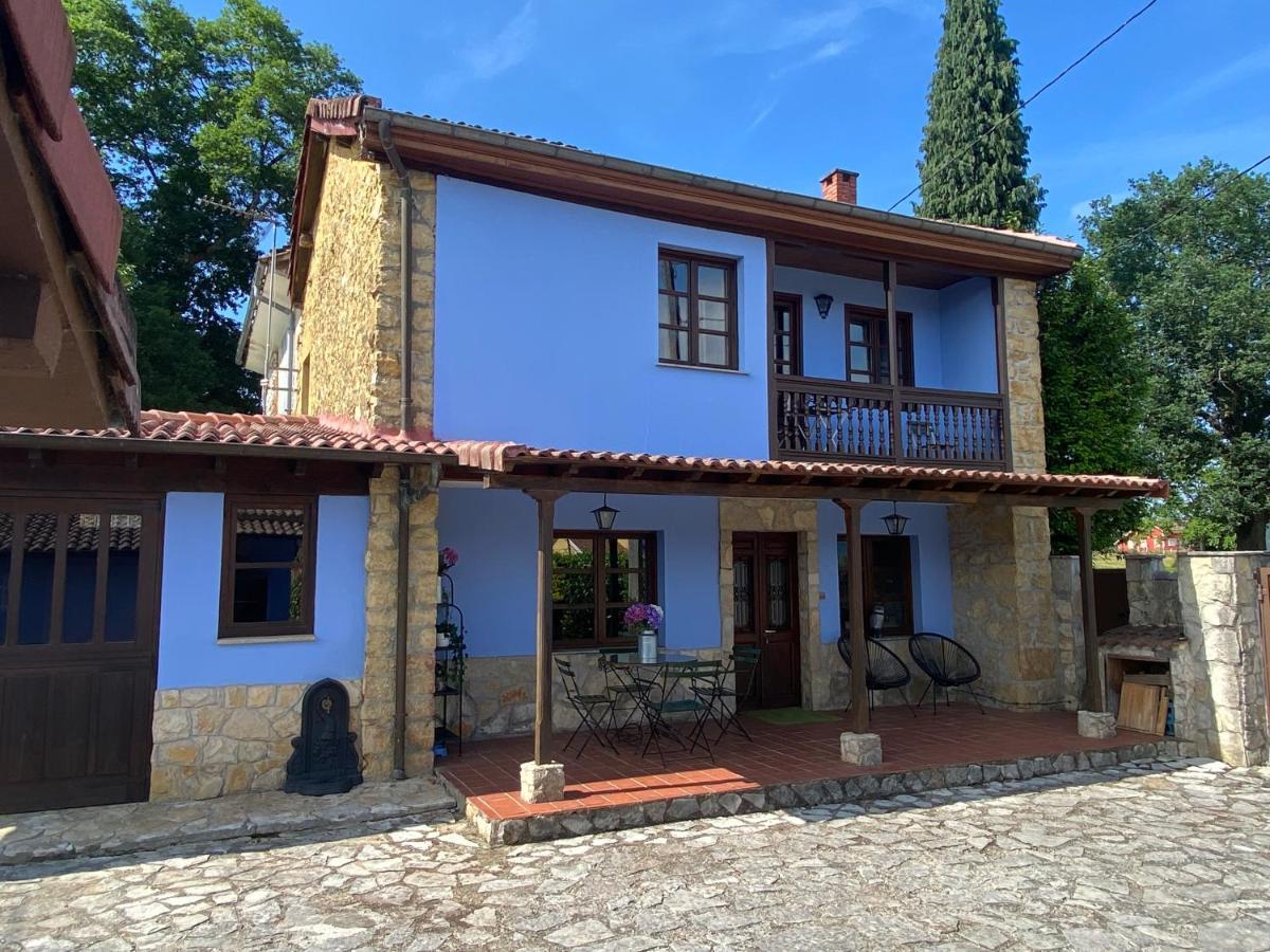 Villa Paraes Nava Bagian luar foto