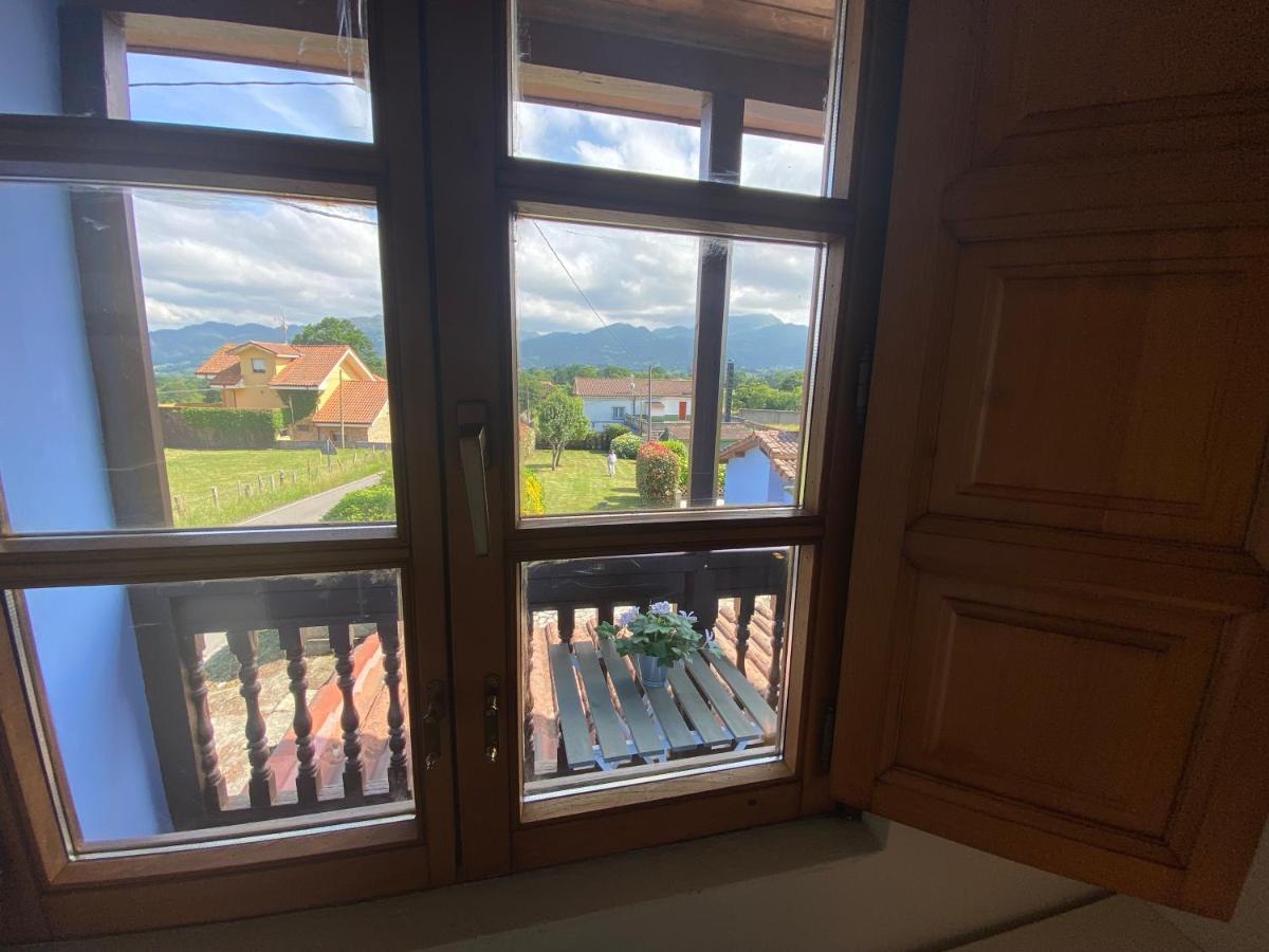 Villa Paraes Nava Bagian luar foto