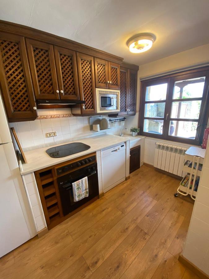 Villa Paraes Nava Bagian luar foto