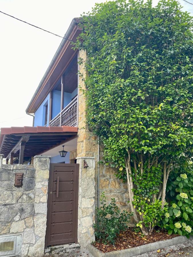 Villa Paraes Nava Bagian luar foto