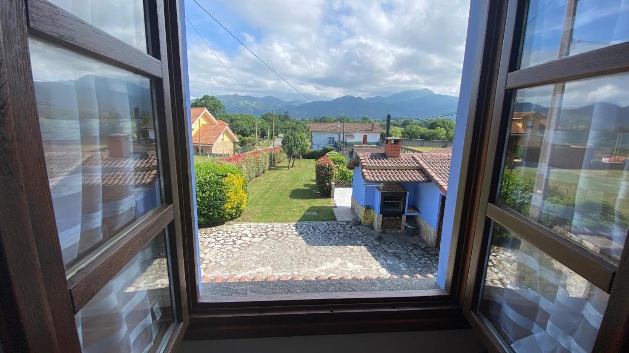 Villa Paraes Nava Bagian luar foto